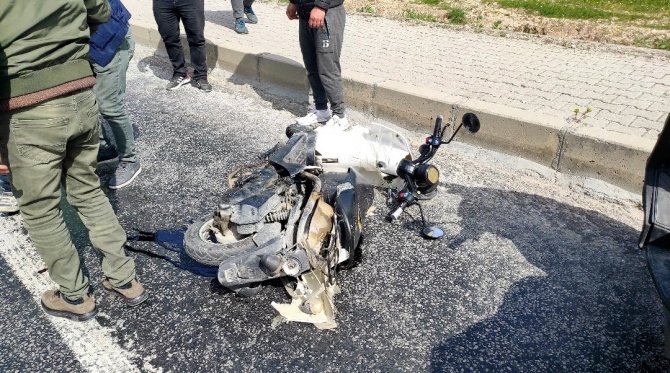 Kuşadası’nda Trafik Kazası: Polis Memuru Ağır Yaralandı