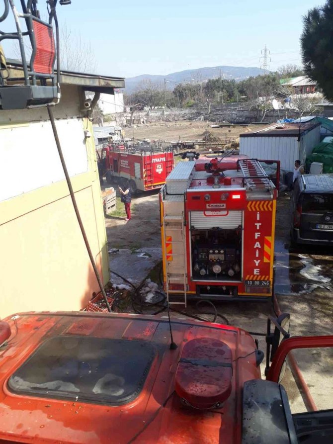 Erdek’te Yanan Restoran Kullanılmaz Hale Geldi