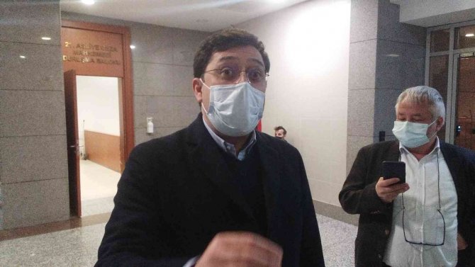 Murat Hazinedar Hakimi Reddederek Salonu Terk Etti