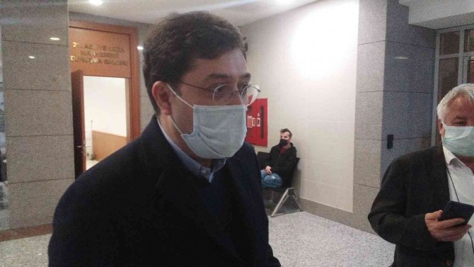 Murat Hazinedar Hakimi Reddederek Salonu Terk Etti
