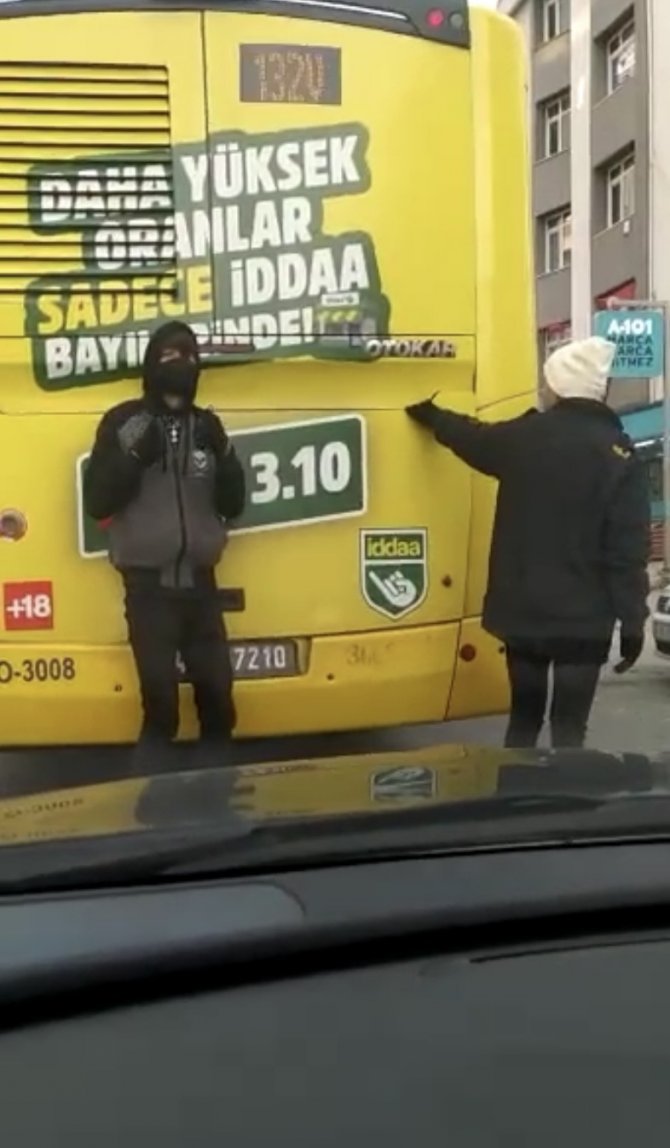 Kartal’da Gençlerin Patenle Tehlikeli Yolculuğu Kamerada