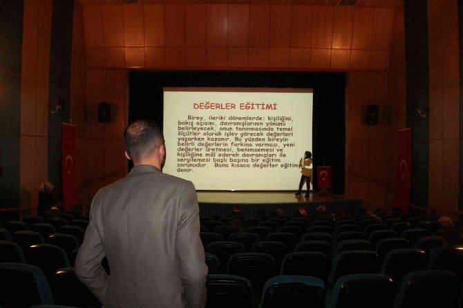 Tatvan’da ‘Diksiyon Eğitimi Atölyesi’ Kursu