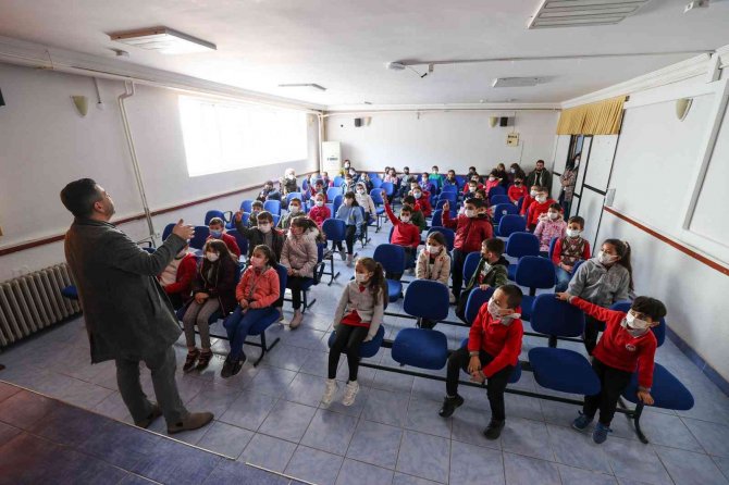 Buca Belediyesinden Çocuklara Doğa Dostu Eğitim