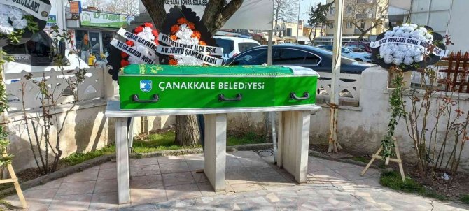 Çanakkale’de Denizde Boğulan Genç İçin Cenaze Töreni Düzenlendi