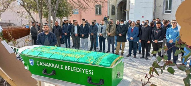 Çanakkale’de Denizde Boğulan Genç İçin Cenaze Töreni Düzenlendi