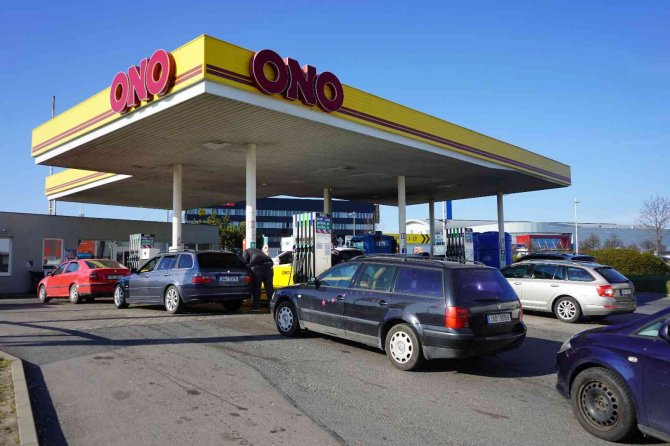 Çekya’da Akaryakıt Fiyatlarında Rekor Artış