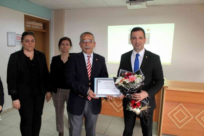 Kozan’da Üniversiteli Gençlere Ücretsiz Sinema