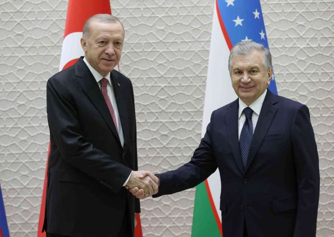 Cumhurbaşkanı Erdoğan, Özbekistan Cumhurbaşkanı Mirziyoyev İle Görüştü