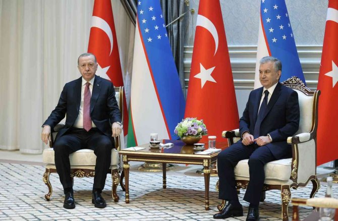 Cumhurbaşkanı Erdoğan, Özbekistan Cumhurbaşkanı Mirziyoyev İle Görüştü
