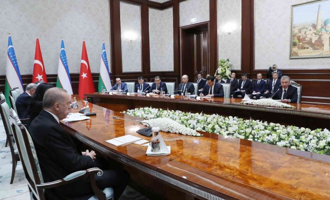 Cumhurbaşkanı Erdoğan İle Özbekistan Cumhurbaşkanı Mirziyoyev Heyetler Arası Görüşme Gerçekleştirdi