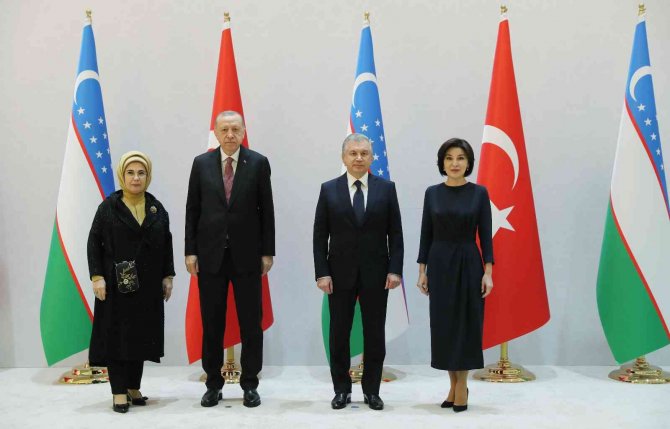 Cumhurbaşkanı Erdoğan, Özbekistan’da Resmi Törenle Karşılandı