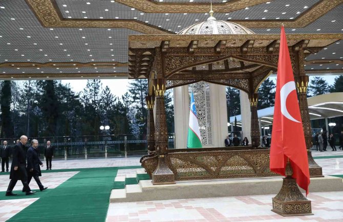 Cumhurbaşkanı Erdoğan, Özbekistan’da Resmi Törenle Karşılandı