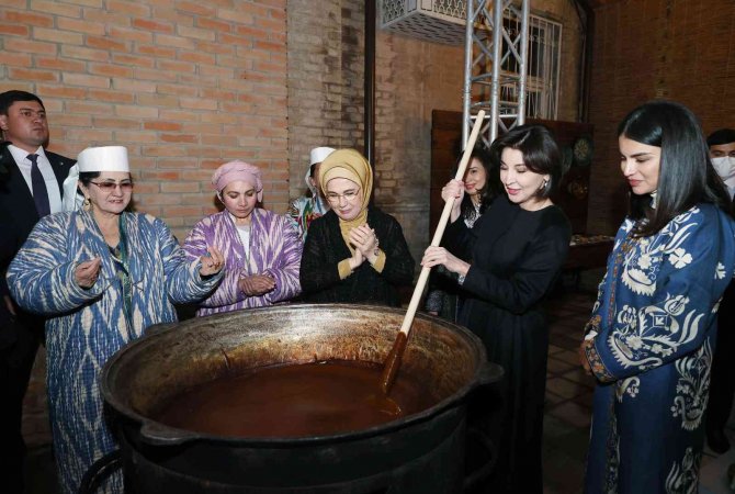Emine Erdoğan, Özbekistan Cumhurbaşkanı Mirziyoyev’in Eşi Ziroat Mirziyoyeva İle Görüştü