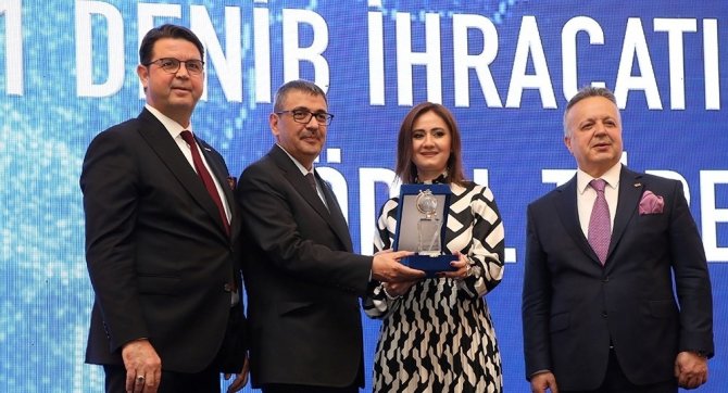 Rektör Kutluhan: “Açacağımız Yeni Programlarla İhracatçımızın Yanında Olmaya Devam Edeceğiz”