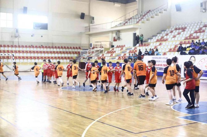 Hentbolda Yarı Finalistler Belli Oldu
