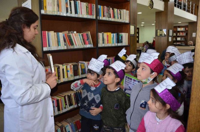 Diyarbakırlı Minikler ’Kütüphane Haftasını’ Kutladı