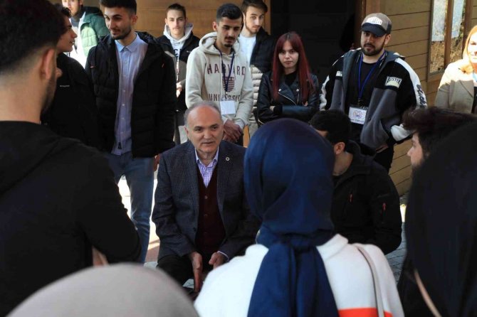 Başkan Özlü, Gençlerle Bir Araya Geldi