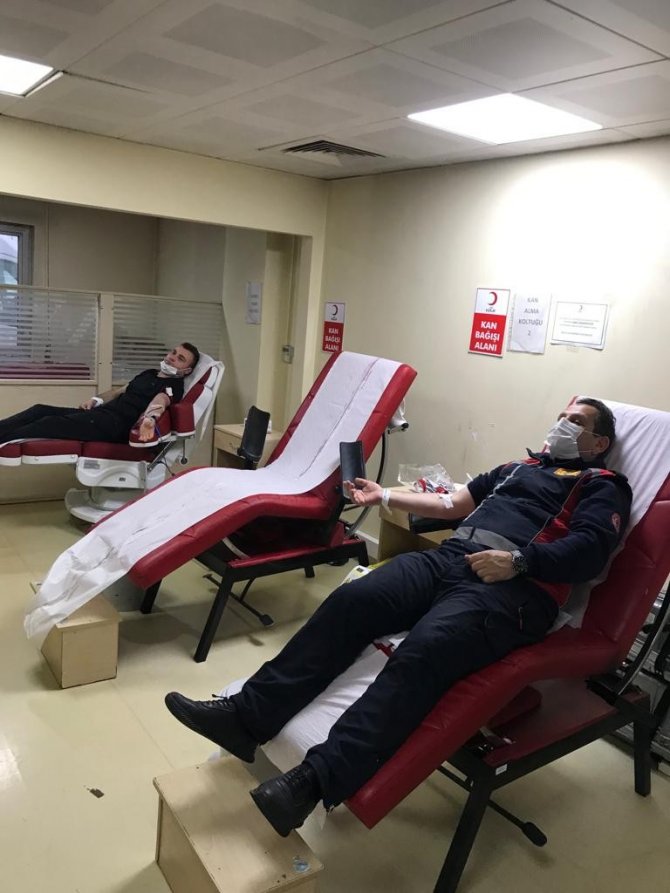 İ̇tfaiyeciler Bu Kez Kan Vererek Hayat Kurtardı