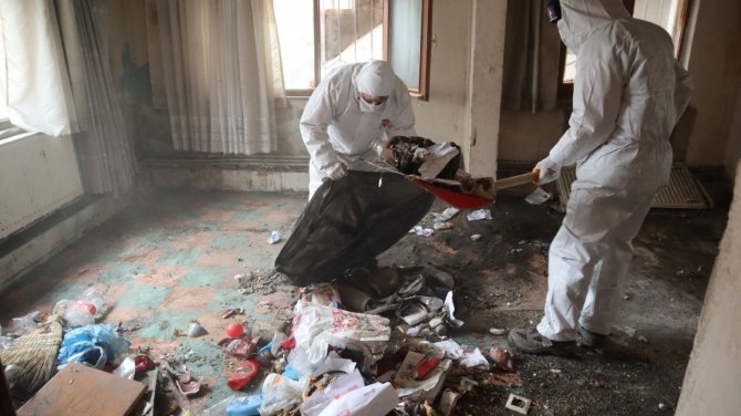 Dramın İzleri Siliniyor, Düzce’de Çöp Ev Temizlendi