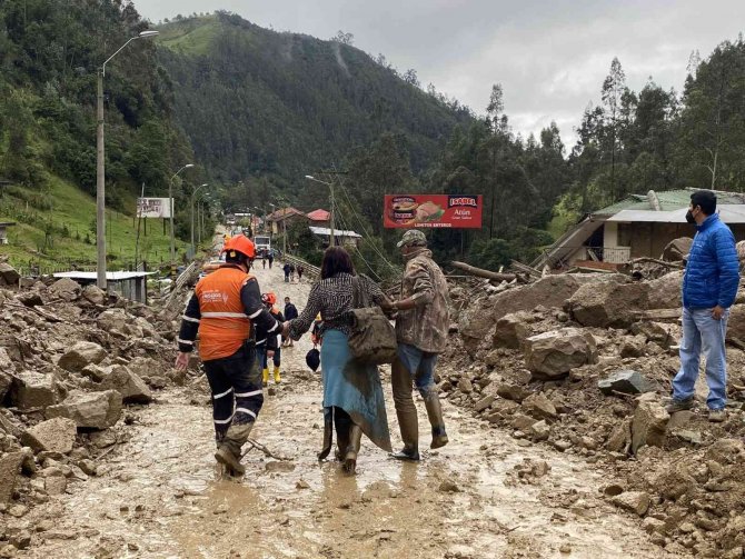 Ekvador’da Toprak Kayması: 4 Ölü, 11 Yaralı