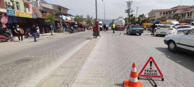 Elektrikli Bisikletle Kaza Yapan Yaşlı Çift Yaralandı