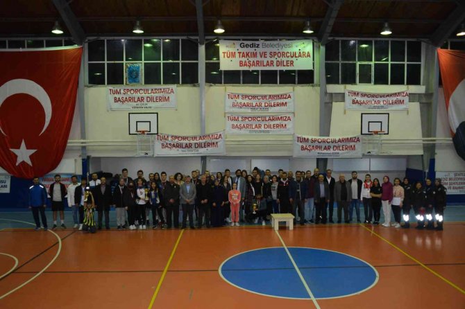 Gedizli Şehitler Anısına Spor Turnuvaları Sona Erdi