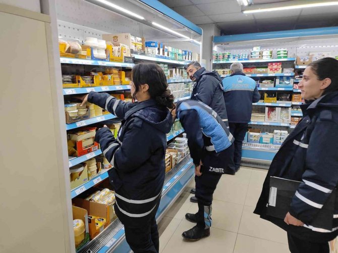 Hakkari’de Tarihi Geçmiş Ürünler İmha Edildi