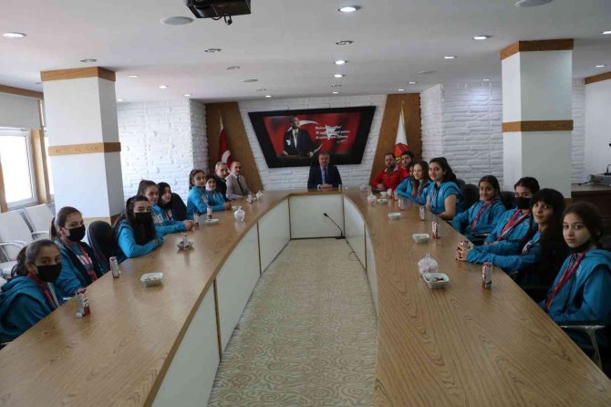 Başkan Özdemir: “Her Zaman Öğrencilerimizin Yanındayız”