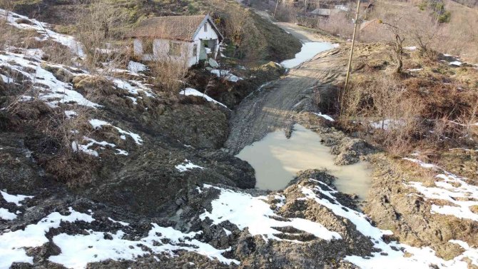 Bartın’da 16’sı Büyük 39 Heyelan Meydana Geldi