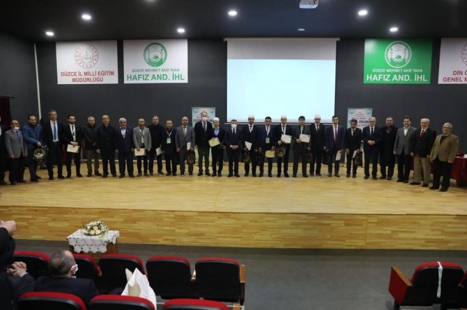 Dereceye Giren Öğrencilere Ödülleri Verildi