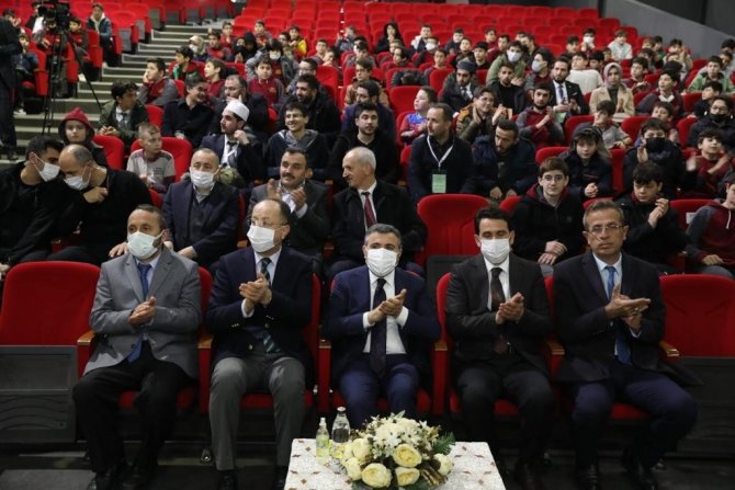 Dereceye Giren Öğrencilere Ödülleri Verildi