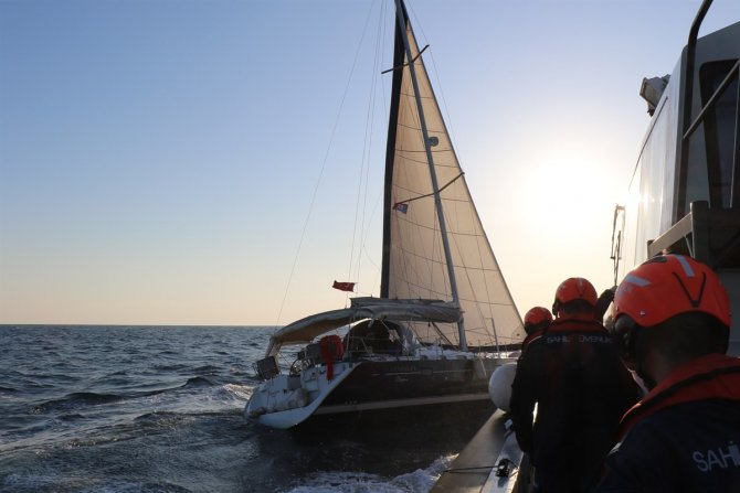 İ̇zmir’de 4 Göçmen Kaçakçılığı Şüphelisi Tutuklandı