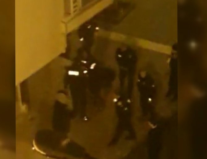 Bekçiden Tüfekli Adama Tekmeli Müdahale