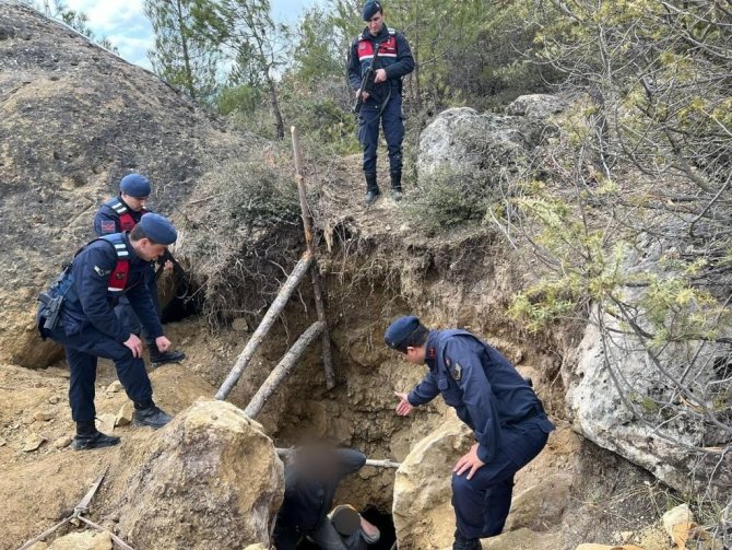 Dinamitle Define Arayan Şahıslara Suçüstü Baskın: 6 Gözaltı
