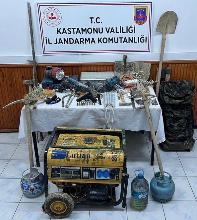 Dinamitle Define Arayan Şahıslara Suçüstü Baskın: 6 Gözaltı