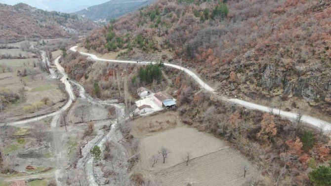 Kastamonu’da Heyelan: Köy Yolları Ulaşıma Kapandı