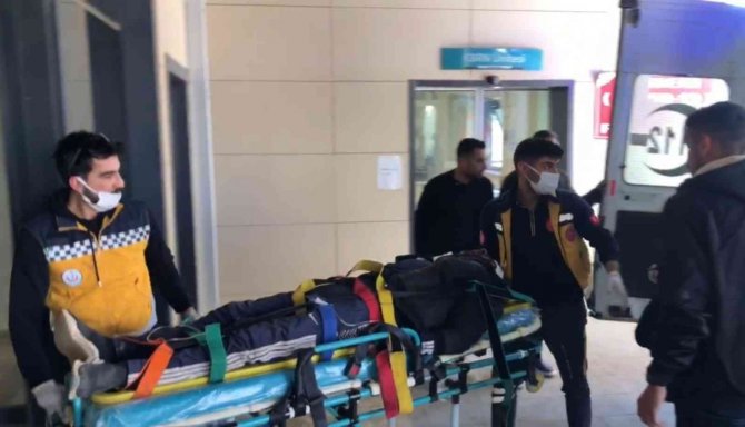 Şanlıurfa’da Sınırı Kaçak Geçen Araç Kaza Yaptı: 6 Yaralı