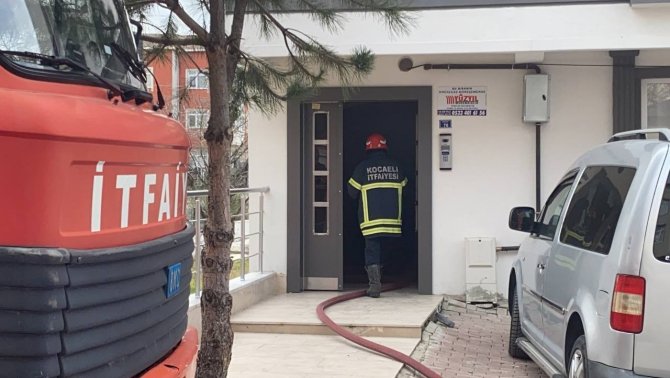 Tadilat Yapılan Çatıda Yangın Çıktı