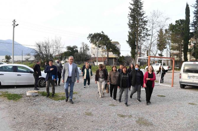 Başkan Esen, Karatepelilerin Taleplerini Dinledi