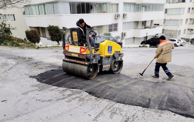 Kuşadası’nda Yol Bakım Seferberliği