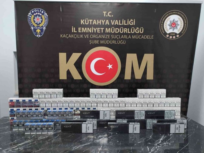 Kütahya’da Makaron Ve Gümrük Kaçağı Sigara Ele Geçirildi