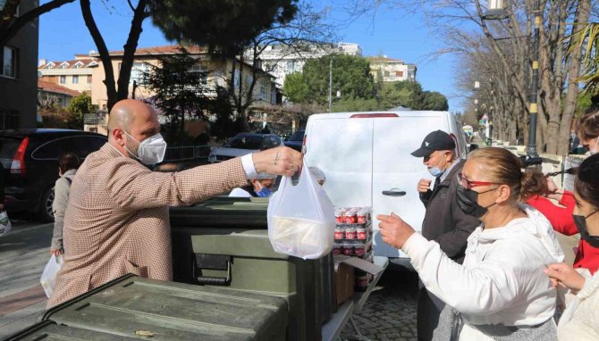 Ramazan’da Maltepe’de Her Gün 2 Bin 500 Kişiye Sıcak Yemek
