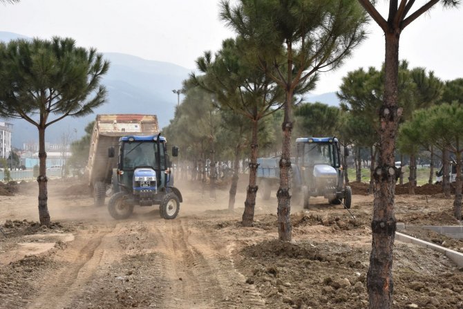 Cumhuriyet Mahallesi’nde 12 Bin Metrekarelik Peyzaj Çalışması