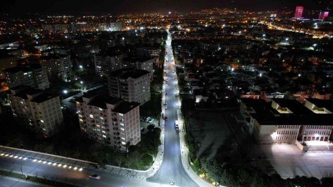 Manisa’yı Güzelleştirmeye Devam Ediyorlar