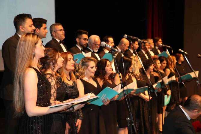 Bütün Hastane Tek Bir Amaç İçin Toplandı, Emekleri Sanata Dönüştü