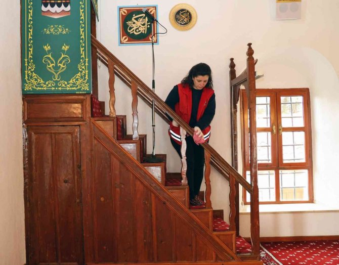 Menteşe’de Camilere Ramazan Temizliği