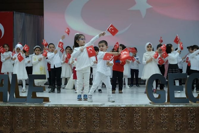 Minik Öğrencilerden “Çanakkale Şehitlerine” Adlı Program