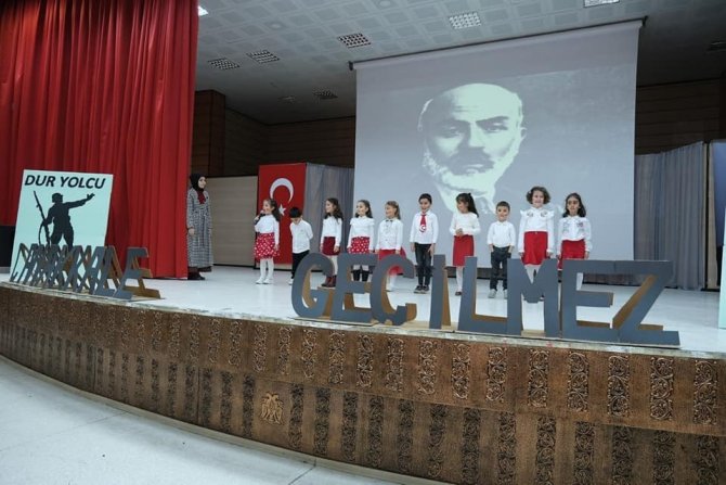 Minik Öğrencilerden “Çanakkale Şehitlerine” Adlı Program