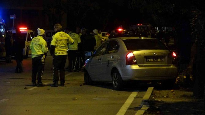 Reçel Yapmak İçin Refüjde Turunç Toplayan Kadınlara Otomobil Çarptı: 3 Ölü