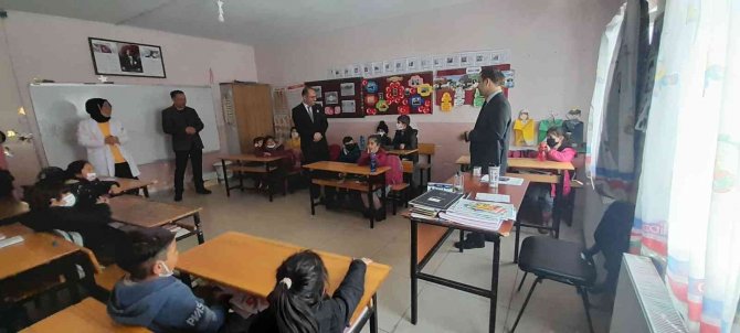 Kaymakam Demirer’den Öğrencilere Moral Ziyareti